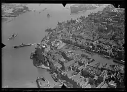Luchtfoto van de Groothoofdspoort, ca. 1920-1940, Nederlands Instituut voor Militaire Historie