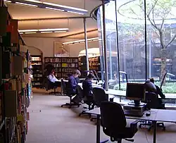 Studiezaal van het Nederlands Instituut voor Oorlogsdocumentatie (2009)