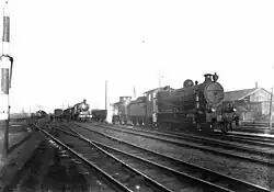 NS 4502 met een goederentrein