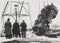 NS 8514 wordt uit het water getakeld (1935)