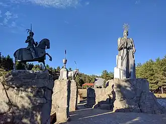 Gedenktekens bij de bron van de Taag