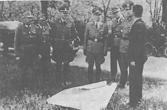 Kurt Knoblauch (tweede van links) in 1941