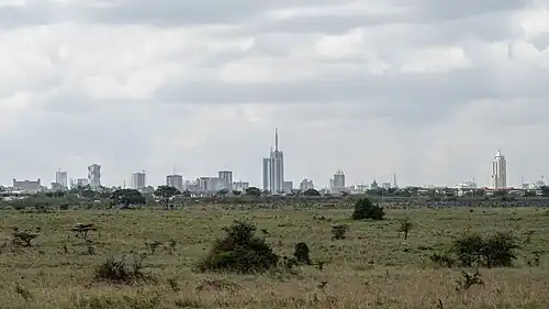 Het nationale park met de skyline van Nairobi