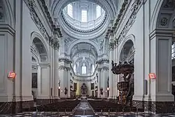 Barokke pijlers, Sint-Aubankathedraal, Namen