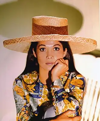 Nancy Kwan in een promotiefoto voor de film