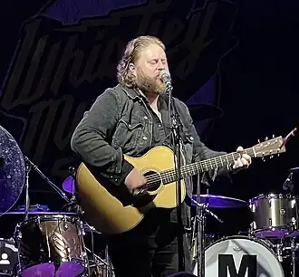 Nate Smith tijdens een optreden in 2022