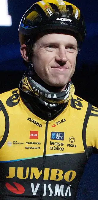 Nathan Van Hooydonck bij de ploegvoorstelling voor de Omloop Het Nieuwsblad op 25 februari 2023