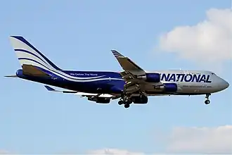 Een Boeing 747-400 van National Airlines