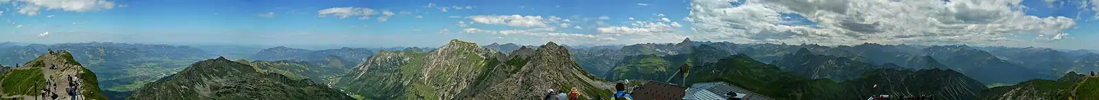 Panoramauitzicht vanaf de Nebelhorn