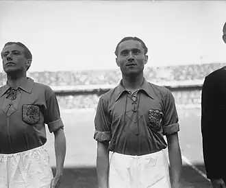 Van Overbeek in het Nederlands elftal (1949)