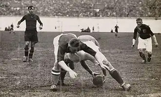 Duijnhouwer (rechts) tegen België (1933)