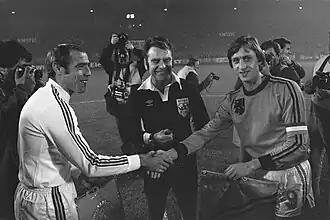 Lambert (links) met Johan Cruijff (1977).