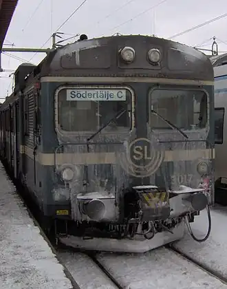 SL 3017 te Södertälje Hamn Station in de winter 2005/2006