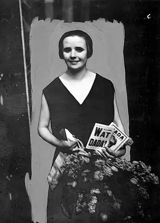 Nelly van Doesburg tijdens de Dada-tournee, januari 1923