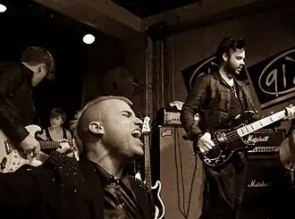 Optreden van Neon Trees in San Diego, Californië in 2010.