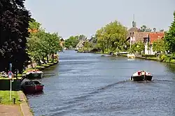 De Woudwetering snijdt dwars door Woubrugge