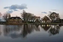 Avondstemming langs het Amstel-Drechtkanaal