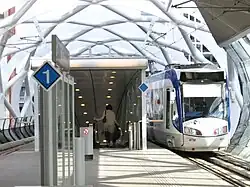 Tram op lijn 4 in het Haagse Beatrixkwartier