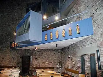 Orgelgalerij met apostelbeelden