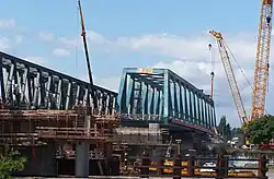 Bouw van de nieuwe spoorbrug over de Rijn in 2009.