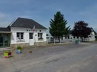 Gemeentehuis en school