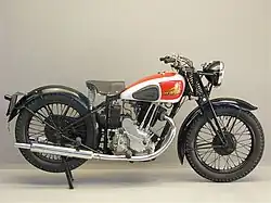 New Imperial Model 76 500 cc uit 1937, het jaar dat Unit construction versnellingsbakken werden geïntroduceerd.