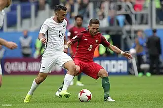 Lewis (links) in 2017 als speler van Nieuw-Zeeland