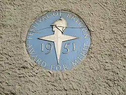 De plaquette van het Fesitival of Britain.