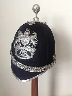 "Home Service" tropenhelm van de 1st Newcastle-upon-Tyne Artillery Volunteers, 1891-1901.[10]