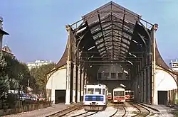 Treinen onder de overkapping in 1989