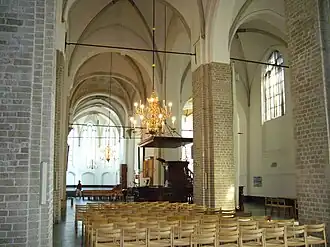 Het interieur van de Nicolaïkerk naar het oosten