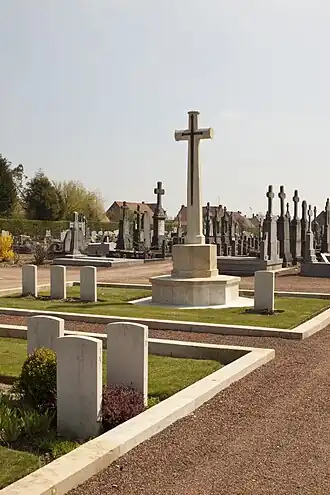 Britse graven met Cross of Sacrifice