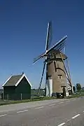 De molen vanaf de dijk