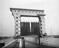 Nieuwe sluizen in het Amsterdam-Rijnkanaal. Prins Bernhardsluis te Tiel; 15 mei 1952.