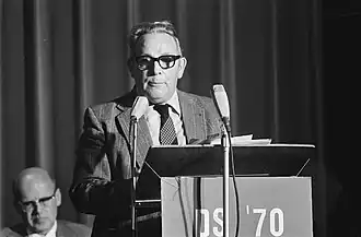 Henk Staneke wordt tot voorzitter van DS'70 gekozen (1975)