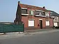 Woning met kippenkwekerij