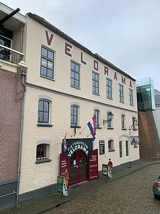 Velorama aan de Waalkade