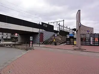 Station Nijmegen Dukenburg en viaduct Brabantse poort
