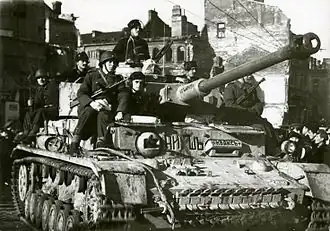 Bulgaarse tank bij de ceremoniële ontvangst in Sofia op 2 december 1944. Deze tank nam deel aan de gevechten om Niš.