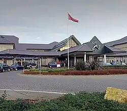 Noble's Hospital in Braddan werd in 2003 geopend. Het voormalige ziekenhuis met dezelfde naam lag in Douglas