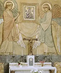 Maria-altaar in het Neboklooster, met altaarkruis van Mathot (1938)