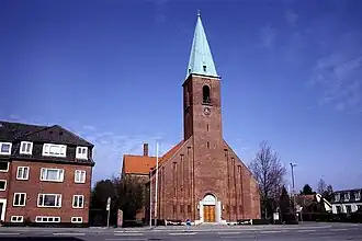 Helleruplund Kirke aan de Bernstorffsvej