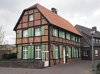 Voormalige pastorie, (1675) tegenwoordig dorpsontmoetingsplaats (S)