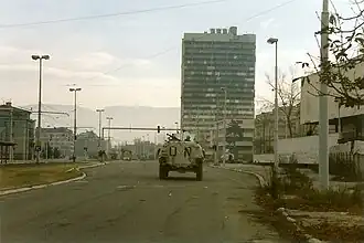 Een Noors UNPROFOR-pantservoertuig in Sarajevo anno 1995.