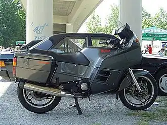 Commander P52 met de onhandige "toploader" kofferset