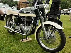 ES2 uit 1961, met het slimline frame