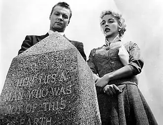 Scène uit Not of This Earth