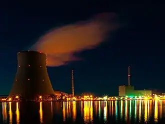 kerncentrale Isar bij nacht