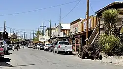 Oatman Hotel (rechts op de foto)
