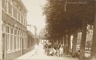 Herenstraat, ter hoogte van de huidige Koninginnelaan naar het noorden. Foto genomen omstreeks 1900